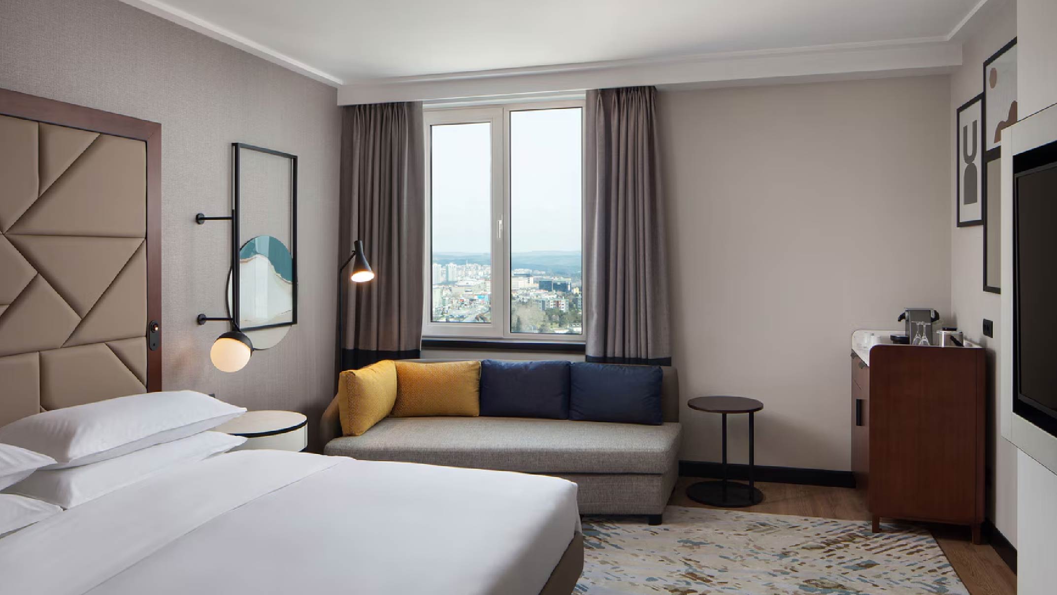 Executive King Room with Panoramic City View