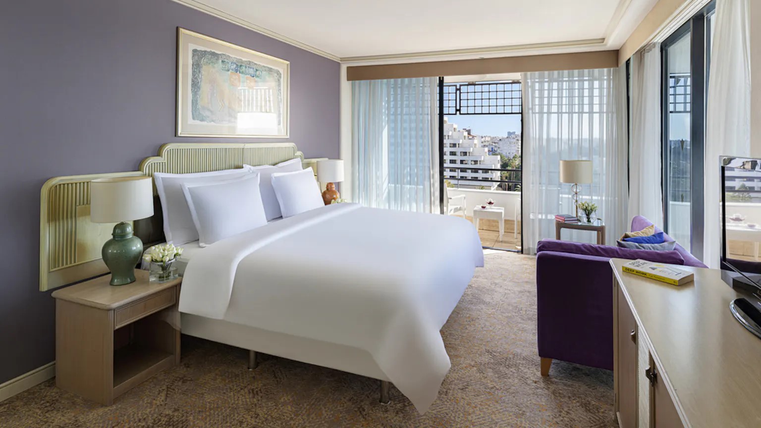 DELUXE CITY VIEW ROOM