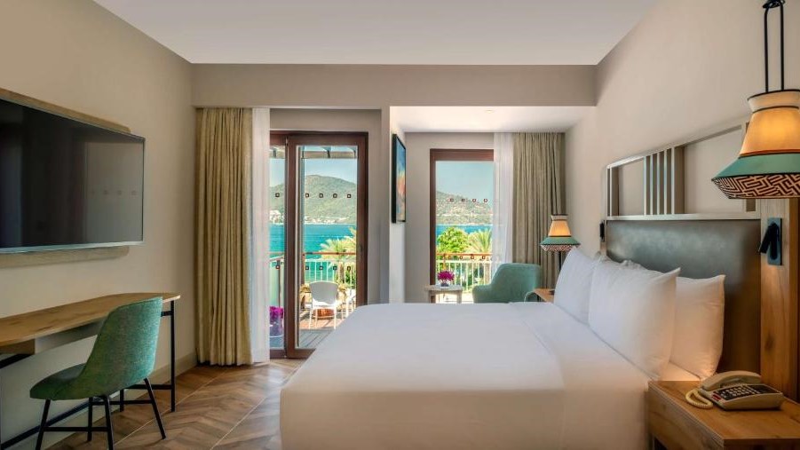 DoubleTree by Hilton Bodrum Isil Club