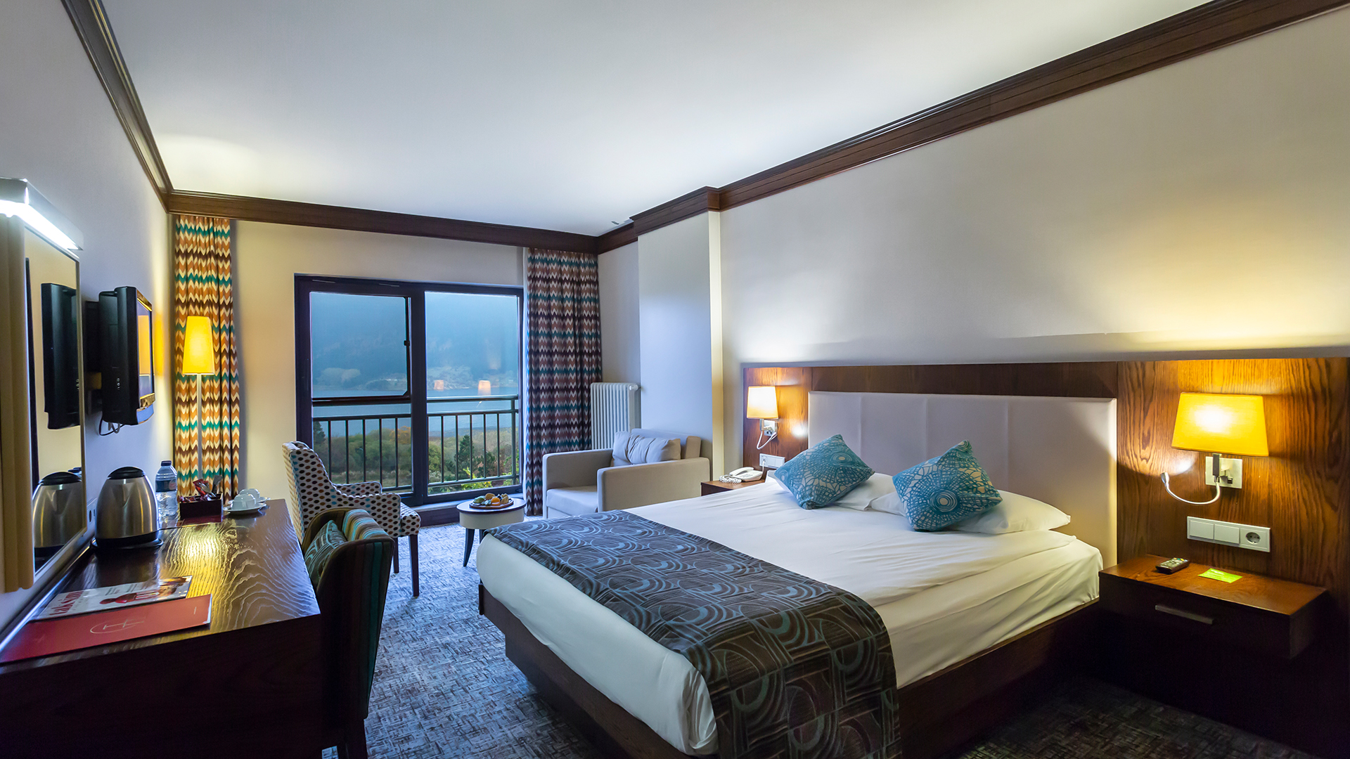 Lake View Standard Room