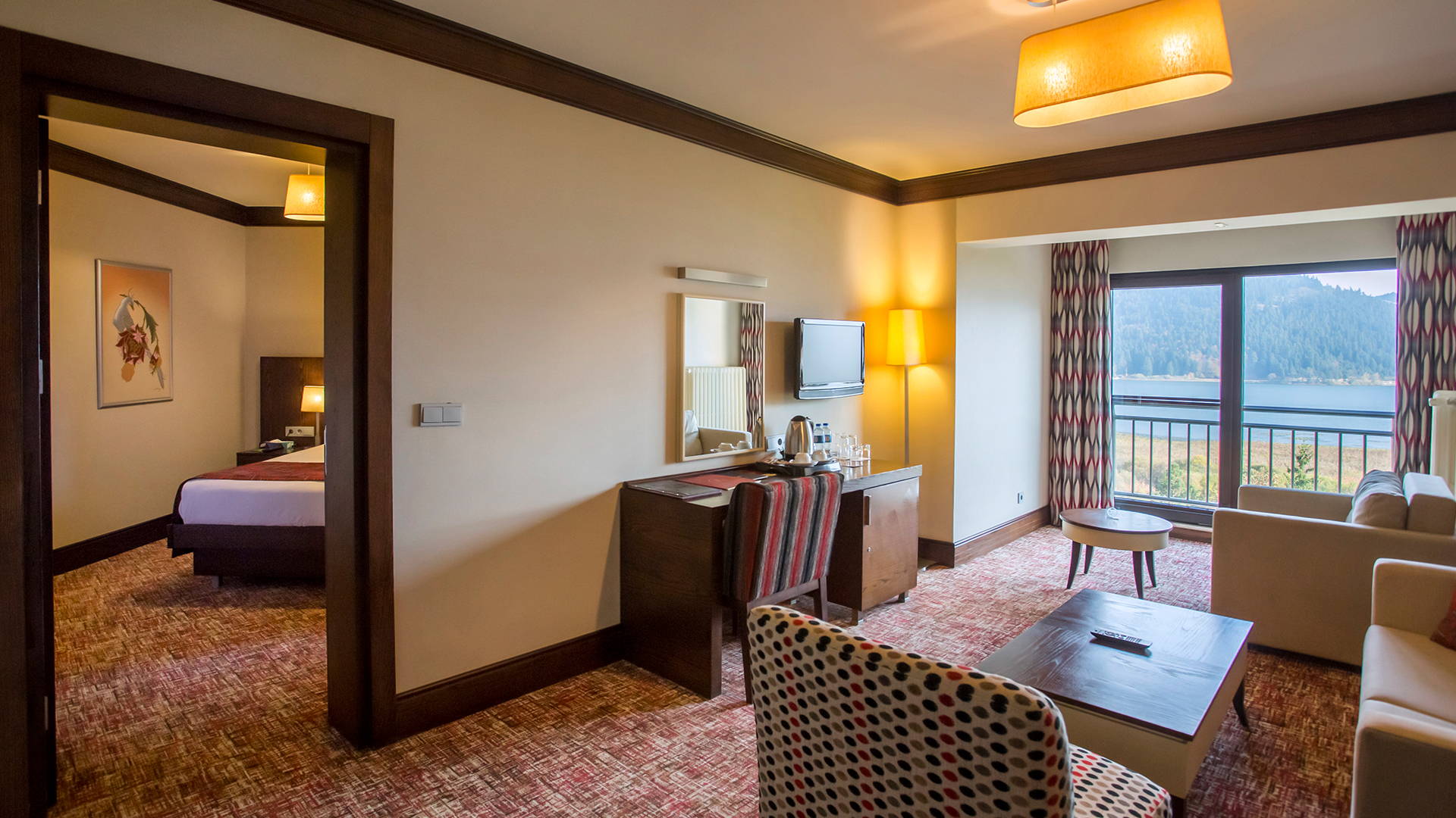 Lake View Suite Room