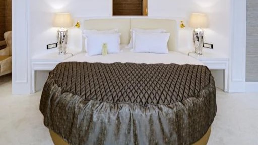 Wellborn Luxury Hotel
