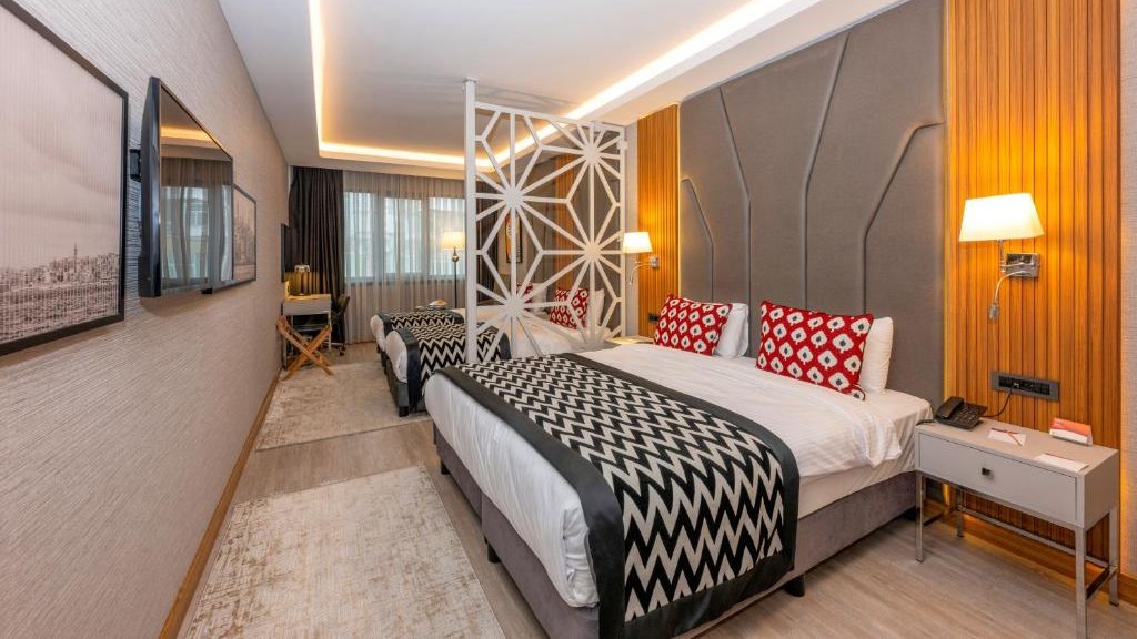 Deluxe Family Room