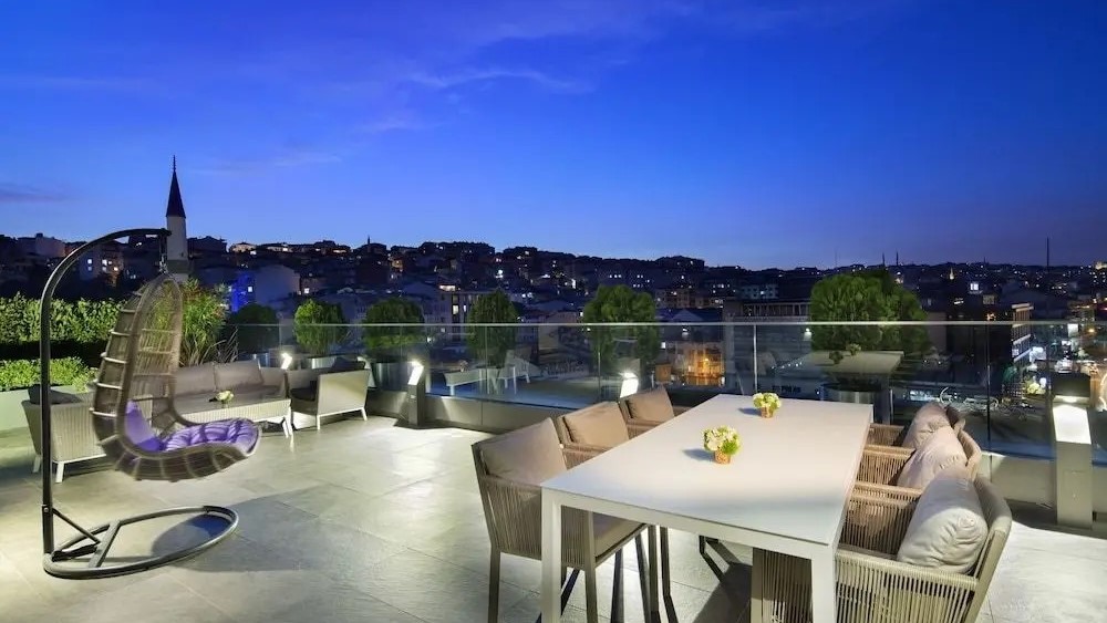 DoubleTree by Hilton Istanbul - Piyalepasa