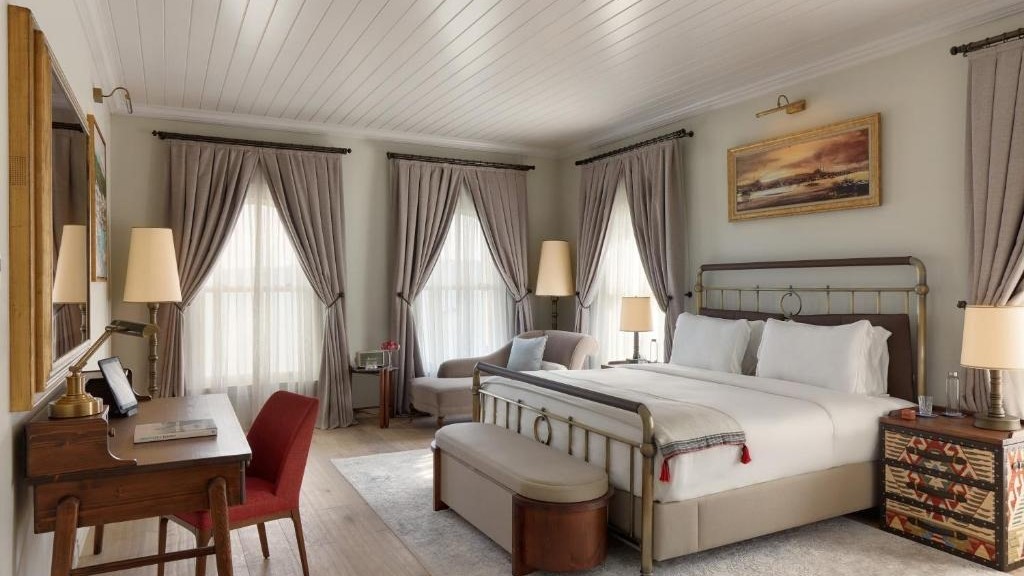 Deluxe King Room