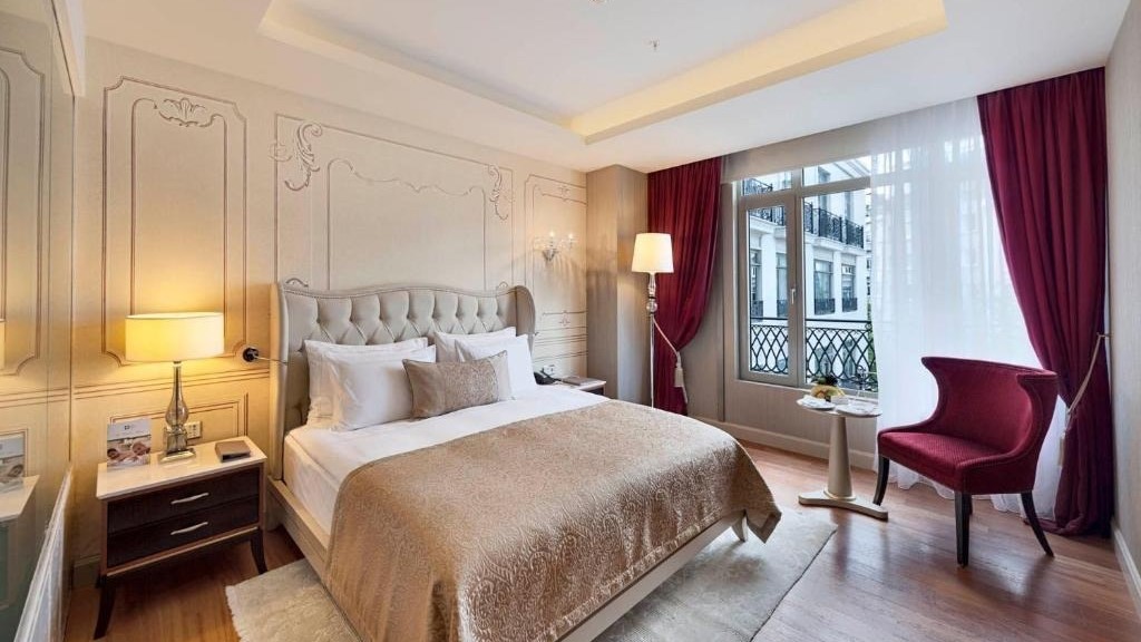 Superior Room with City View