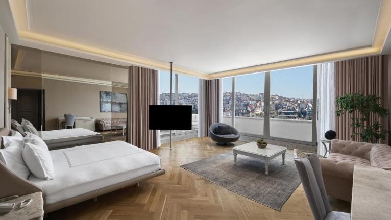 Junior Suite with Spa Bath