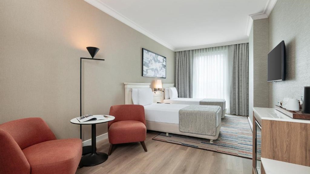 Trendy Room with 2 Single Beds